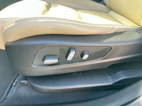 Used 2017 Cadillac XT5 Luxury w/ Driver Awareness Package image 22