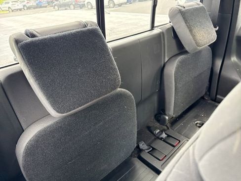 Used 2018 Toyota Tacoma TRD Sport AWD/4WD image 14