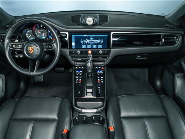Used 2026 Porsche Macan AWD/4WD image 18
