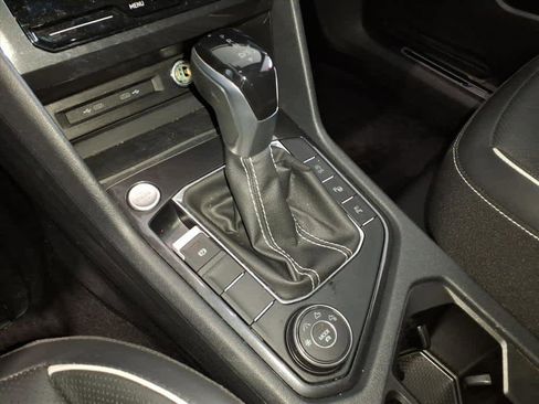 Certified 2023 Volkswagen Tiguan SEL R-Line image 13