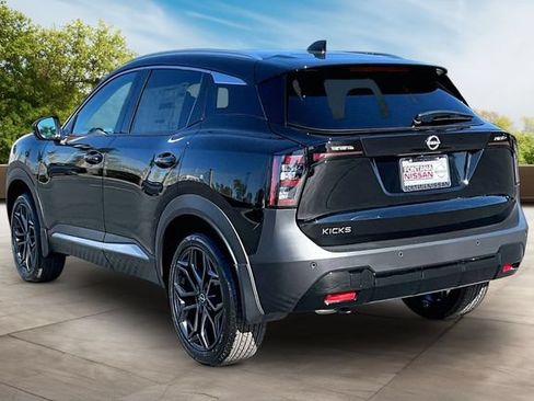 New 2027 Nissan Kicks SR FWD image 3