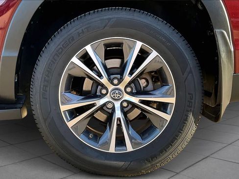 Used 2018 Toyota Highlander Plus image 10