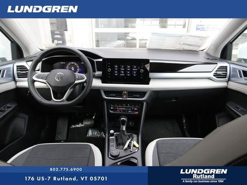 New 2026 Volkswagen Taos SE image 3