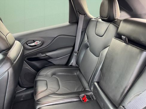 Used 2023 Jeep Cherokee Altitude Lux image 9