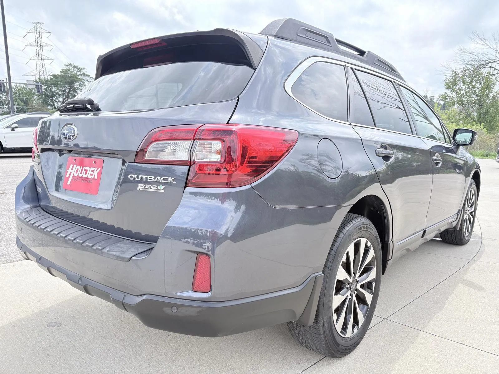 Used 2017 Subaru Outback 2.5i Limited AWD/4WD image 7