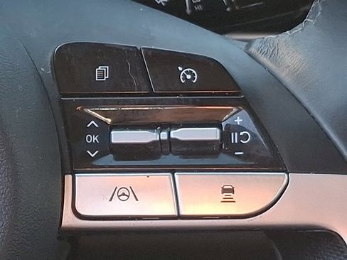 Certified 2023 Hyundai Elantra Limited image 23