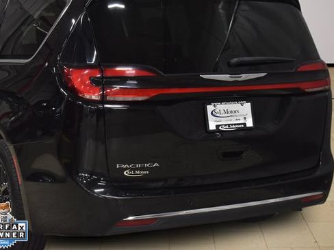 Certified 2024 Chrysler Pacifica Touring-L FWD image 40