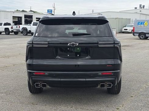 Used 2025 Chevrolet Traverse RS w/ LPO, Floor Liner Package FWD image 4
