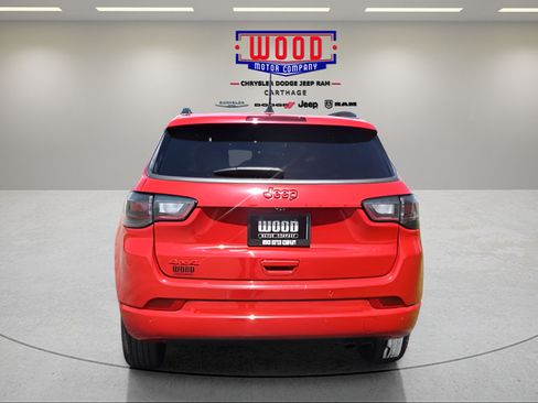 Used 2022 Jeep Compass Limited w/ (RED) Package AWD/4WD image 4
