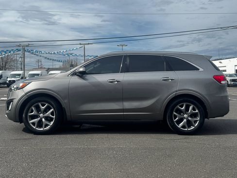 Used 2016 Kia Sorento SX image 4