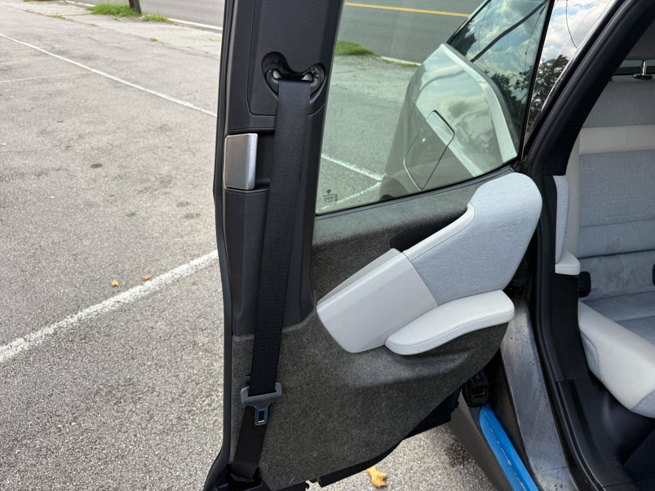 Used 2015 BMW i3 w/ Range Extender RWD image 41