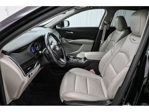 Certified 2023 Cadillac XT4 Premium Luxury AWD/4WD image 33
