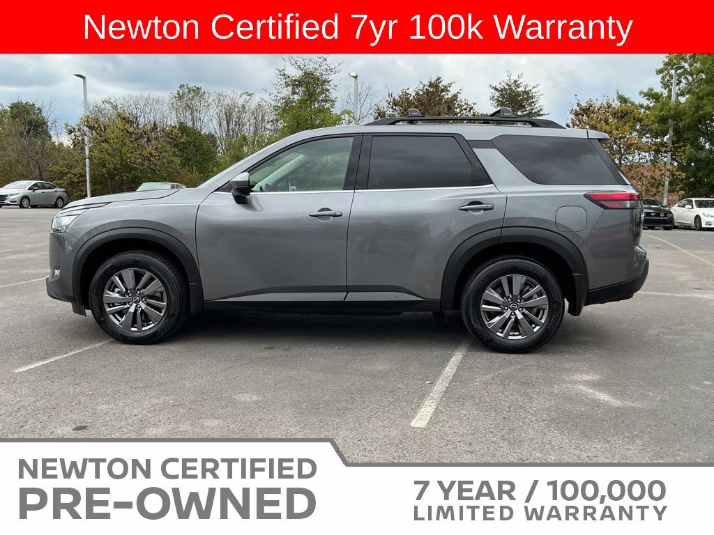 Used 2025 Nissan Pathfinder SV w/ SV Premium Package FWD image 3