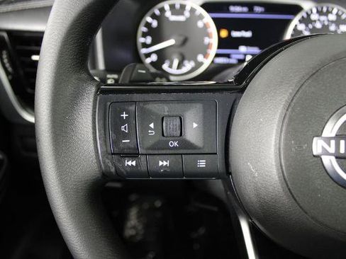 Certified 2022 Nissan Rogue SV FWD image 24