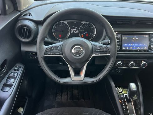 Used 2021 Nissan Kicks S FWD image 16