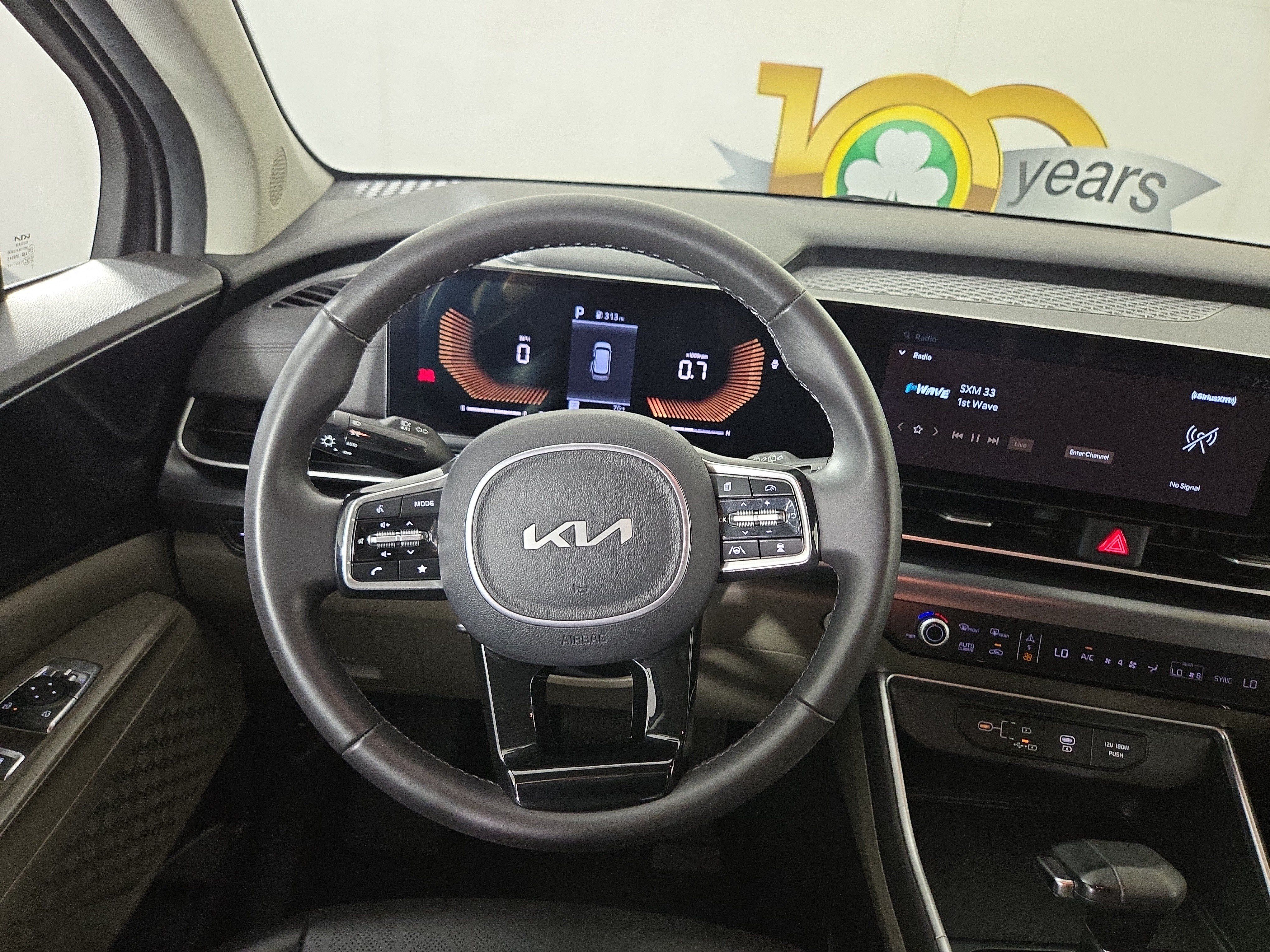 Used 2025 Kia Carnival FWD image 15