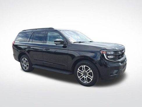 Used 2025 Ford Expedition Active AWD/4WD image 1