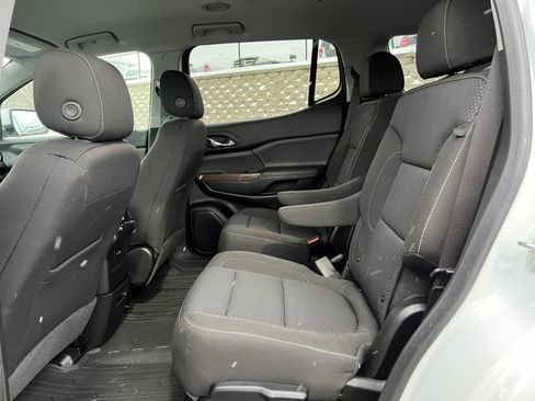 Used 2023 GMC Acadia SLE w/ LPO, Floor Liner Package image 4
