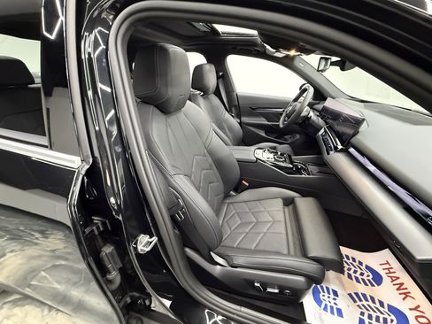 Used 2024 BMW i5 eDrive40i w/ M Sport Package image 23