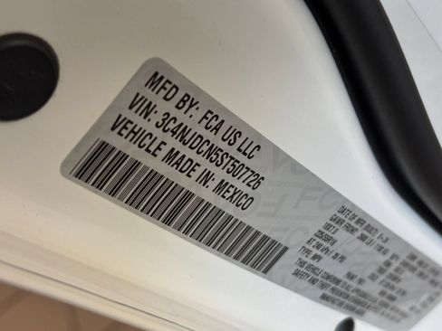 Used 2025 Jeep Compass Limited AWD/4WD image 30
