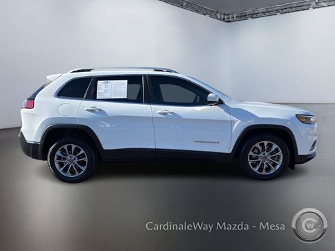Used 2019 Jeep Cherokee Latitude Plus image 3