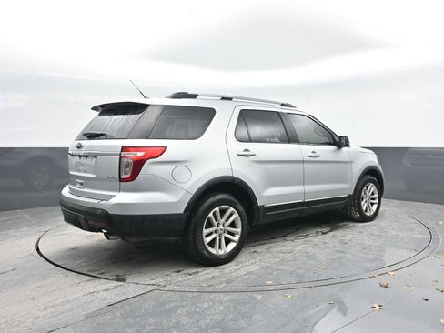 Used 2014 Ford Explorer XLT w/ Equipment Group 202A image 8