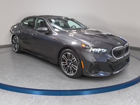 New 2027 BMW 530i xDrive AWD/4WD image 3