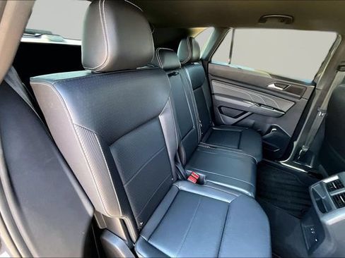 Used 2021 Volkswagen Atlas Cross Sport SE FWD image 29