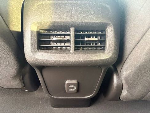 Used 2020 Chevrolet Equinox LT image 23