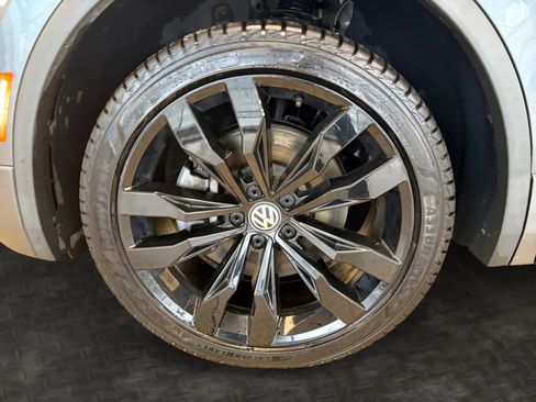 Used 2021 Volkswagen Tiguan SE R-Line AWD/4WD image 36