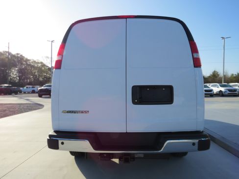 New 2026 Chevrolet Express 3500 Extended w/ Driver Convenience Package RWD image 5