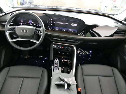 Certified 2025 Audi Q5 Premium w/ Convenience Package AWD/4WD image 25