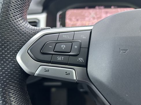 Used 2021 Volkswagen Atlas Cross Sport SEL R-Line image 18