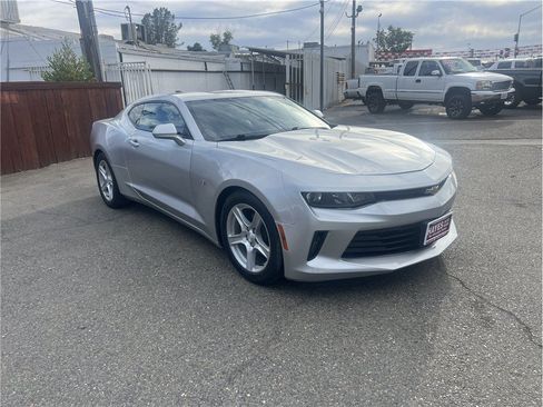 Used 2016 Chevrolet Camaro LT RWD image 1