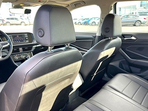 Used 2024 Volkswagen Jetta SE image 17