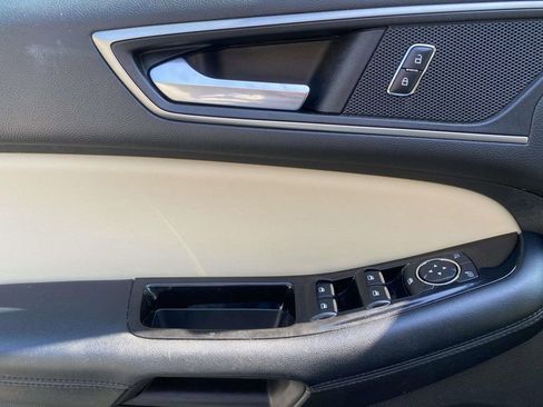 Used 2017 Ford Edge SEL w/ Equipment Group 201A AWD/4WD image 17
