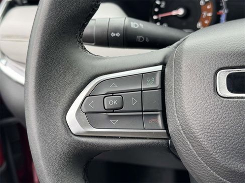 Used 2024 Jeep Compass Limited image 22