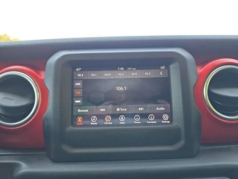 Used 2018 Jeep Wrangler Unlimited Rubicon AWD/4WD image 25