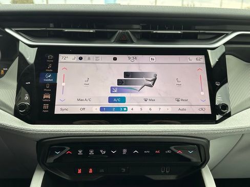 New 2026 Jeep Cherokee Laredo image 32