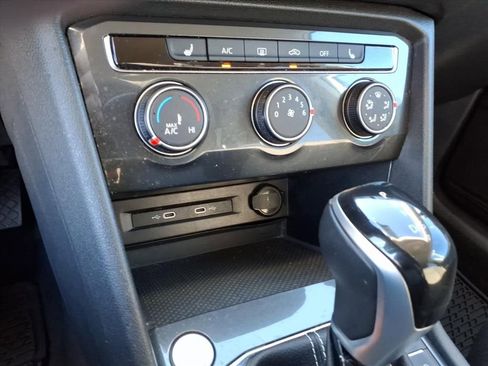 Used 2022 Volkswagen Tiguan S image 25