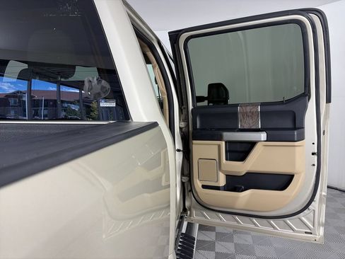 Used 2018 Ford F250 Lariat w/ Chrome Package AWD/4WD image 28