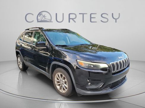Used 2022 Jeep Cherokee Latitude Lux w/ Sun & Sound Group FWD image 4