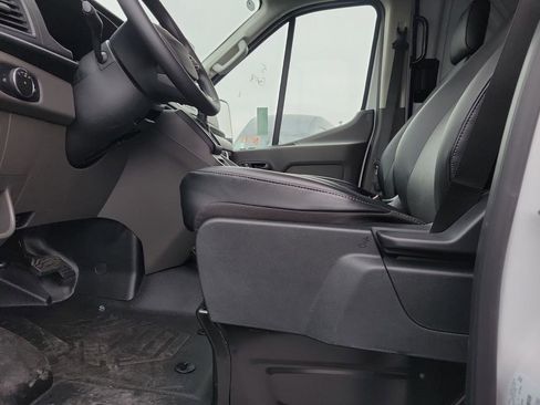 New 2026 Ford Transit 250 148 Medium Roof image 17