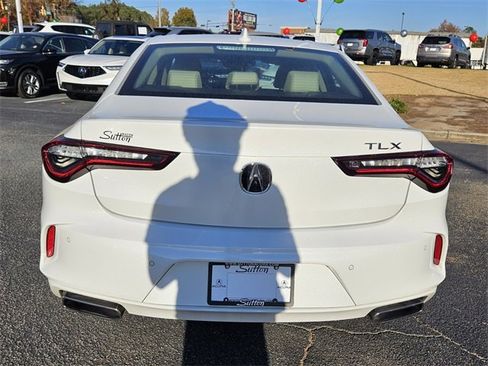 Certified 2025 Acura TLX w/ Technology Package image 10