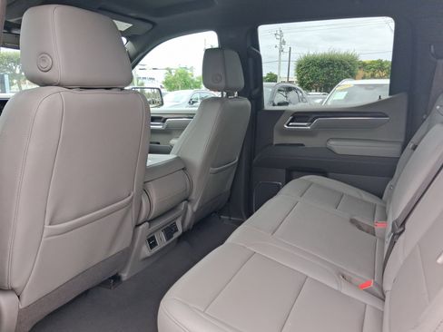 Used 2024 GMC Sierra 1500 SLT RWD image 6