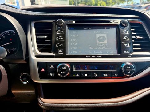 Used 2017 Toyota Highlander Limited Platinum w/ Protection Package #3 AWD/4WD image 43