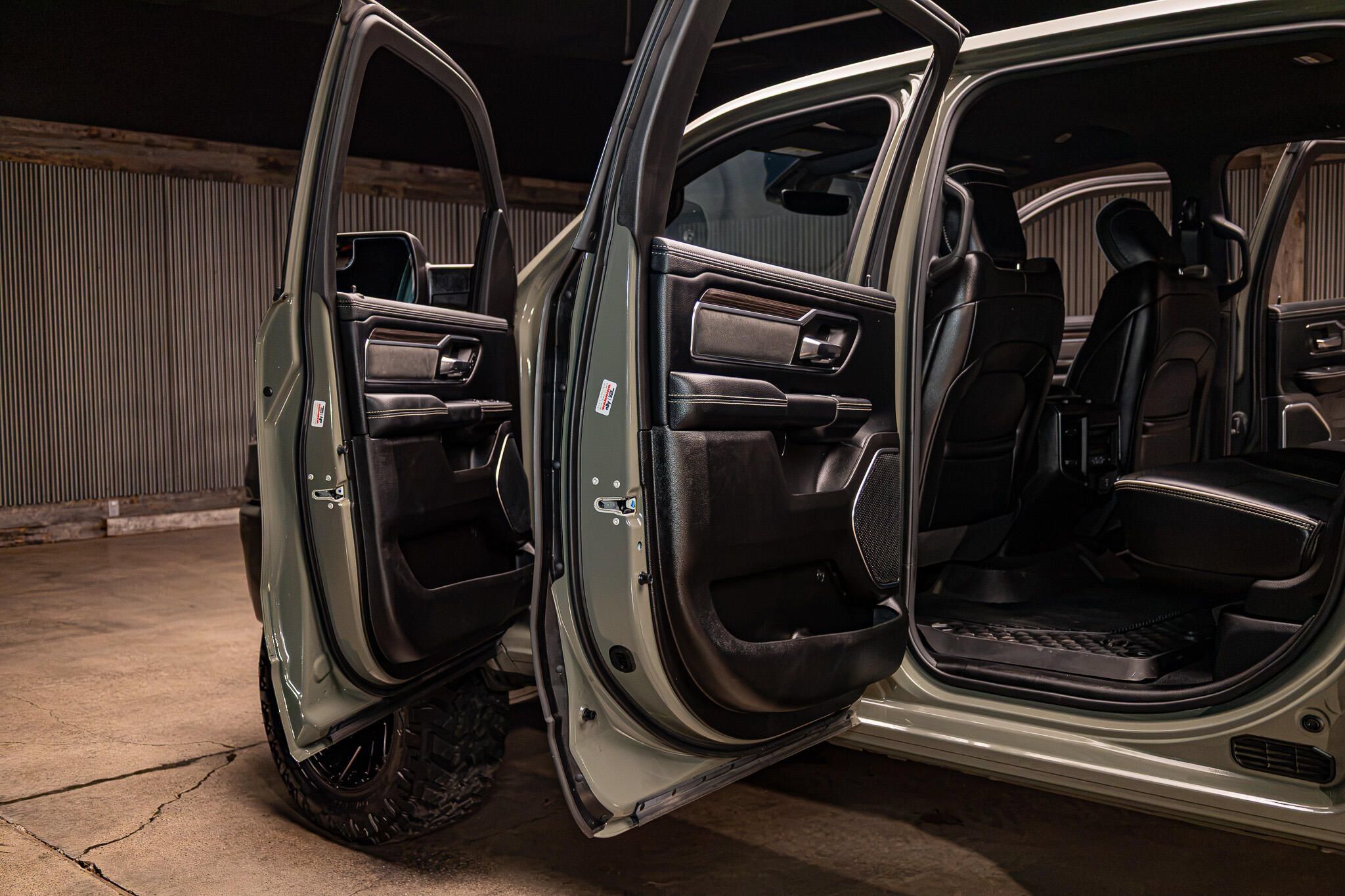 Used 2026 RAM 1500 Laramie w/ Night Edition AWD/4WD image 32