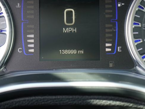 Used 2016 Chrysler 200 Limited FWD image 19