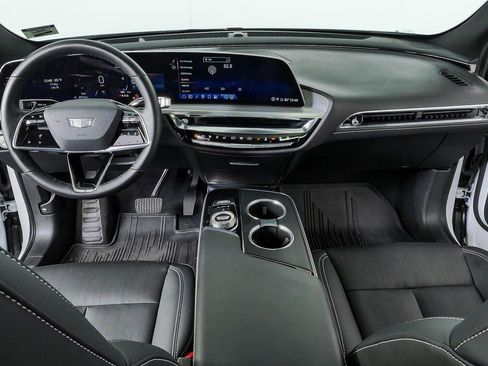 Used 2024 Cadillac Lyriq Luxury AWD/4WD image 18