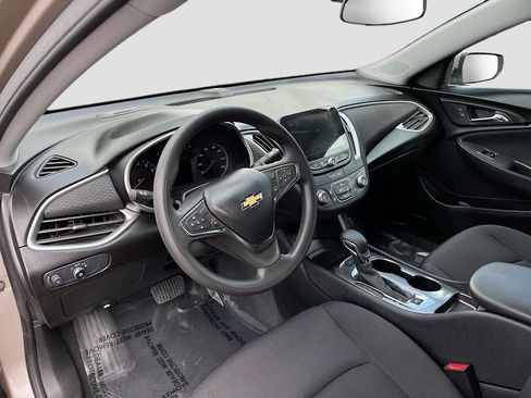Used 2025 Chevrolet Malibu LS FWD image 9